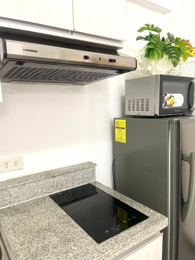 Lancris Residences 2 Bedroom Entire Apartment Near Airport With Pool Paranaque City 外观 照片