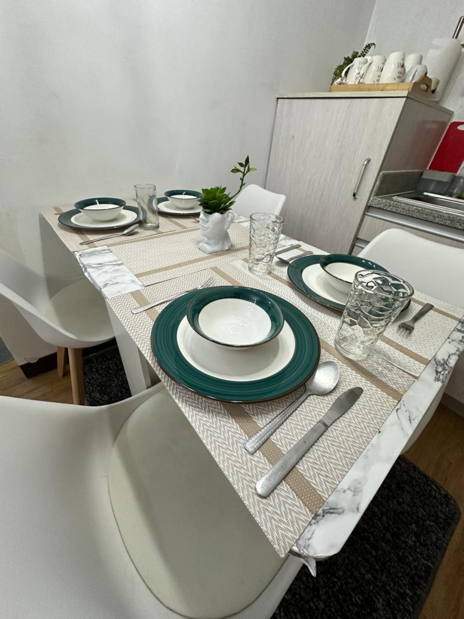 Lancris Residences 2 Bedroom Entire Apartment Near Airport With Pool Paranaque City 外观 照片